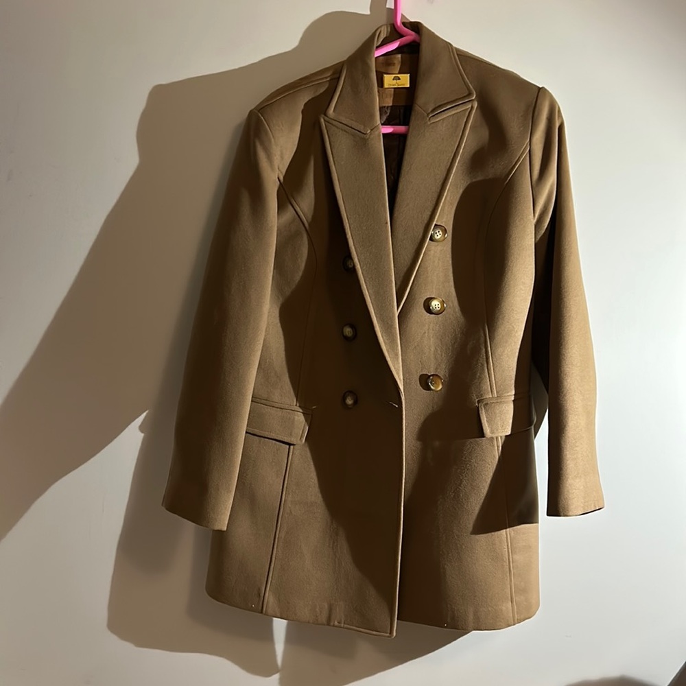 Beige/brown coat